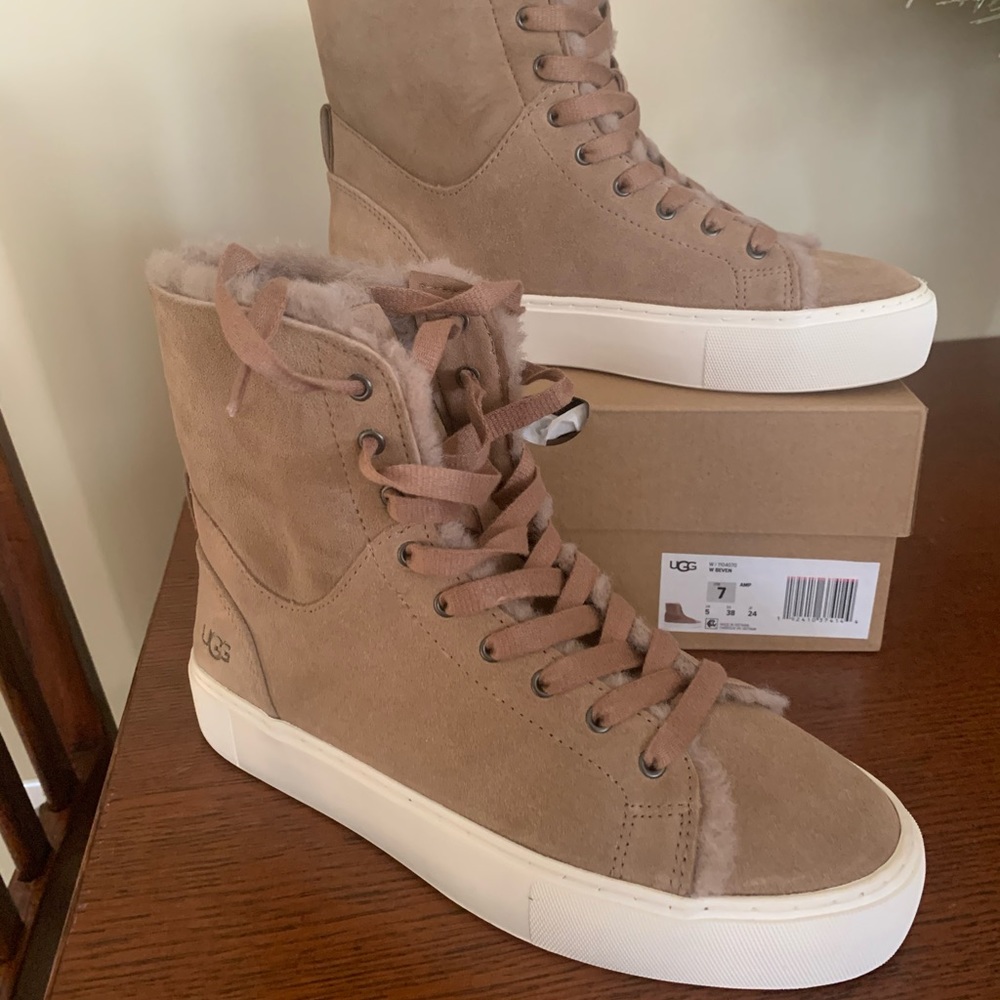 UGG Beven Sneakers
